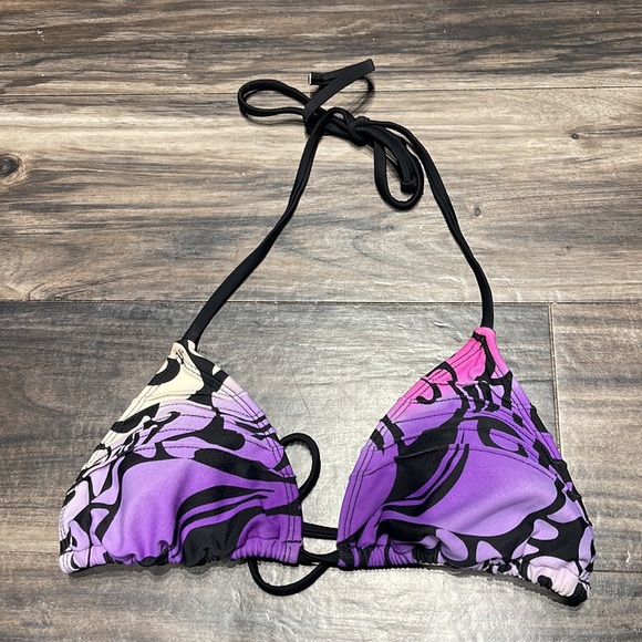 Bikini - Picture 2 of 2